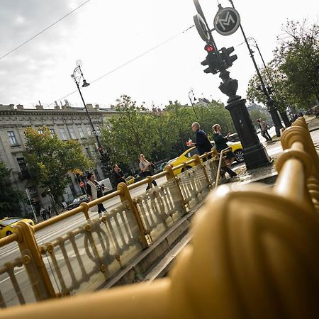 Best Seasons La Famiglia Budapest Exterior photo