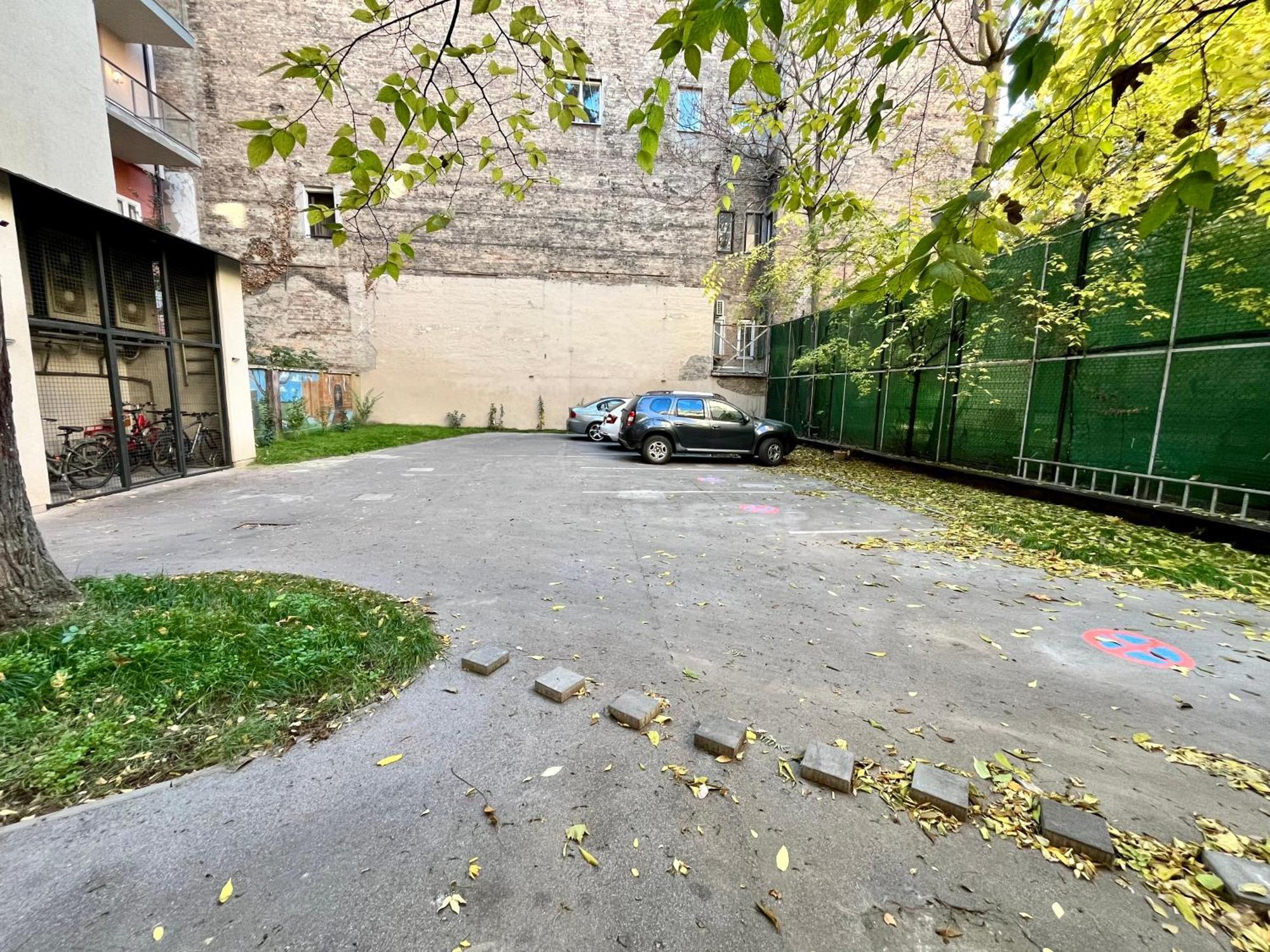Best Seasons La Famiglia Budapest Exterior photo